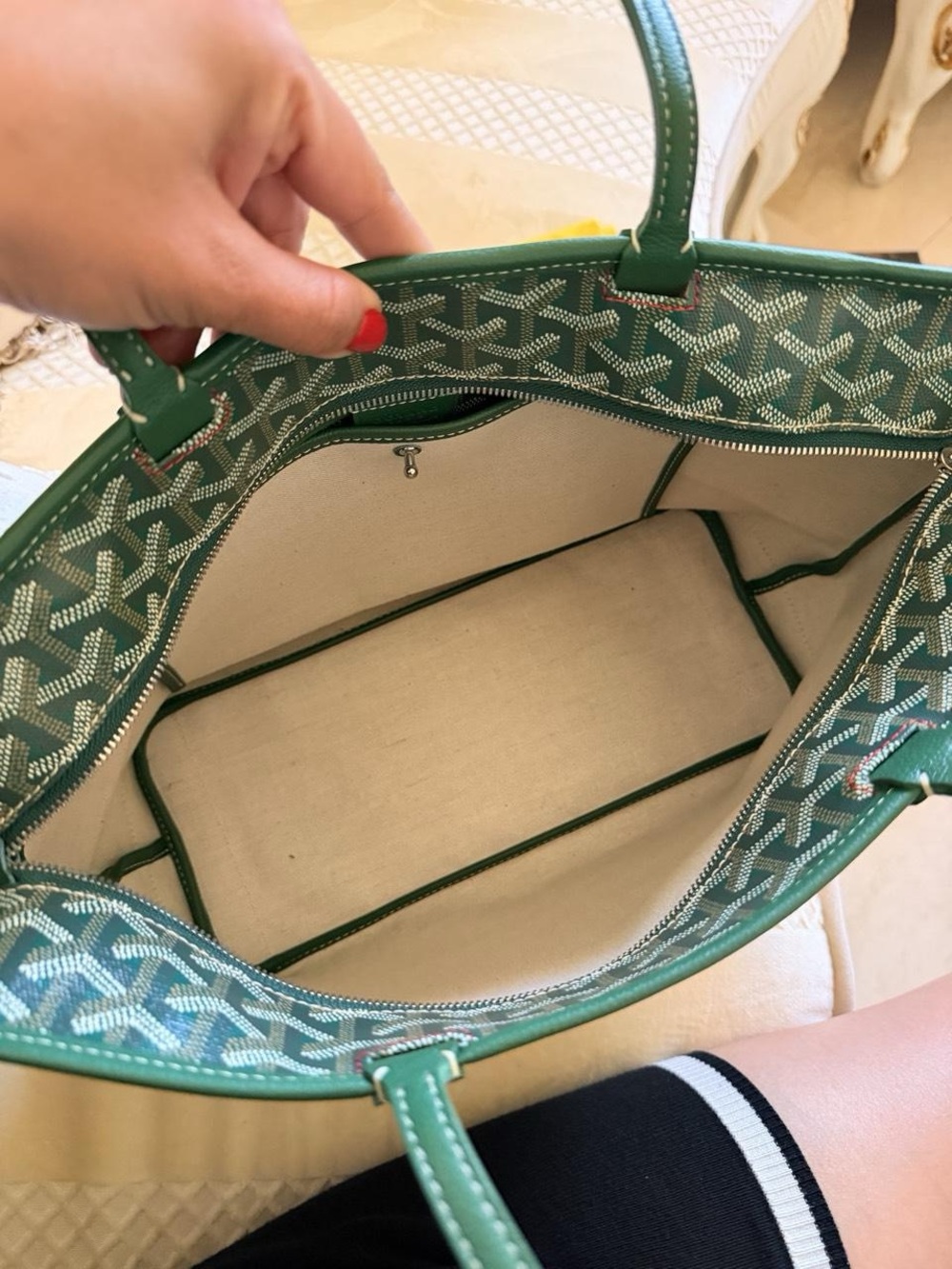 Elegant Green Tote Bag with Geo Pattern - Picture 4 of 4